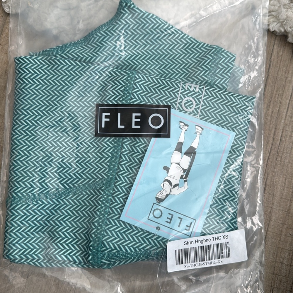 FLEO women's XS athletic/gymnastics/tumbling shorts Strm Heringbone NWT - Picture 3 of 3